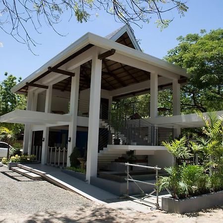 Karancho Beach House Isla de Mactán Exterior foto
